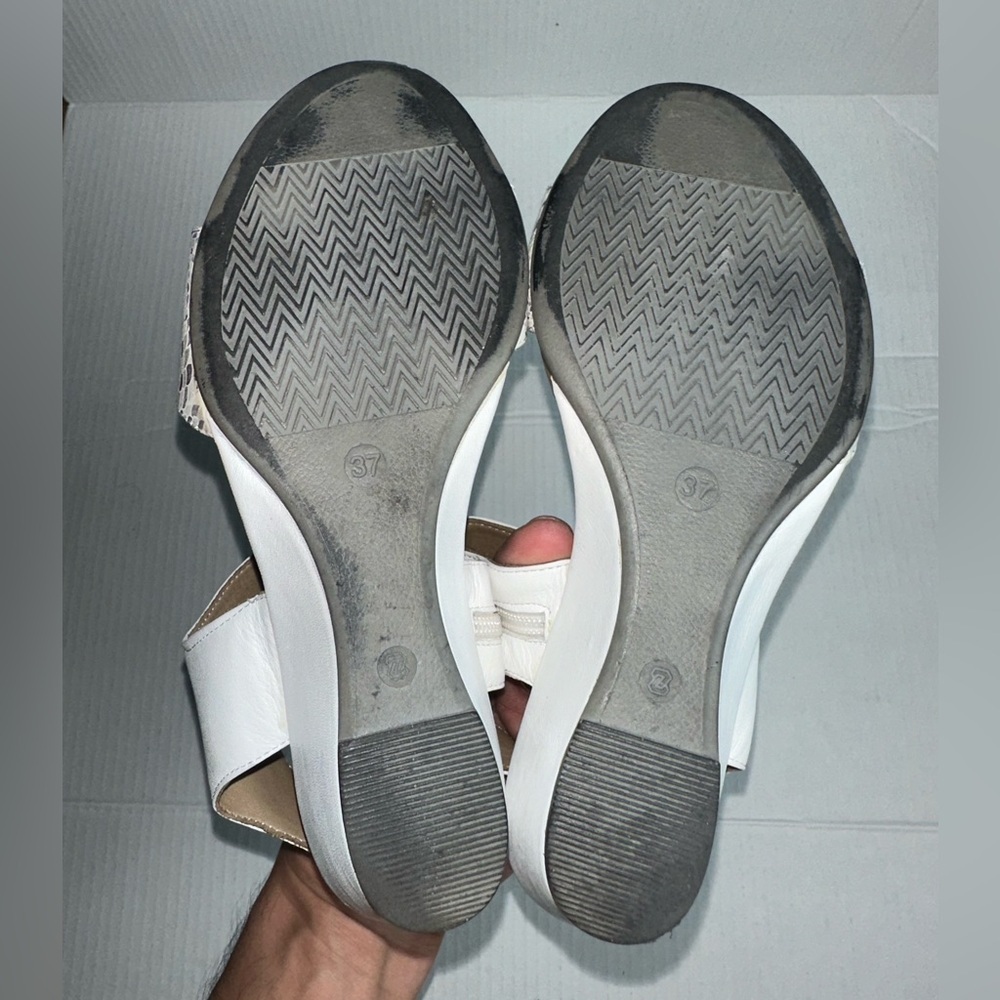 Bueno White Leather Wedge Sandals Size 37 | Metallic Detail | EUC - Picture 6 of 9